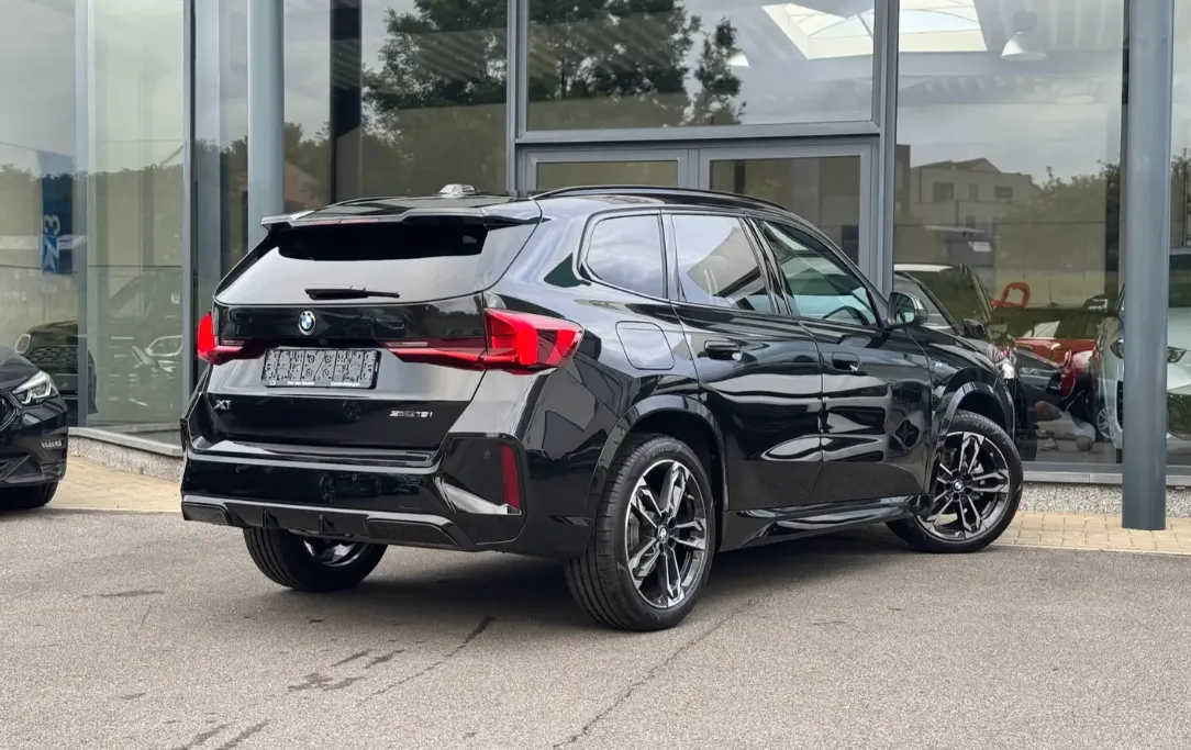 بي أم دبليو X1 2025